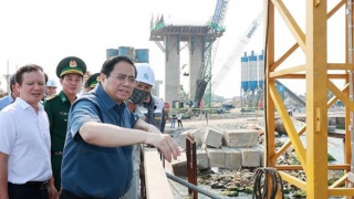 PM inspects major projects in Thua Thien-Hue