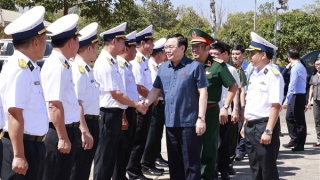 Giữ vững môi trường hòa bình,  ổn định để phát triển kinh tế, xã hội