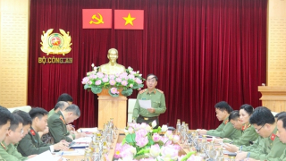 Chú trọng đoàn kết nội bộ, quan tâm công tác quản lý cán bộ