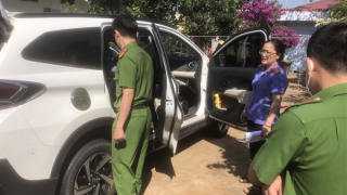 Khởi tố đối tượng lái ô tô chạy quá tốc độ, chống đối CSGT