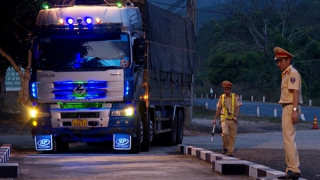 Xử lý nghiêm xe chở mía quá khổ, quá tải