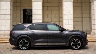 SUV điện cỡ lớn VinFast VF 9 có gì để chinh phục khách Việt?