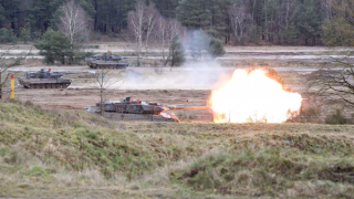 18 xe tăng Leopard 2 của Đức cập bến Ukraine