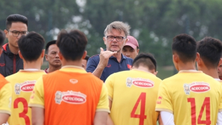 Bóng đá Việt Nam từ huấn luyện viên Calisto đến Troussier