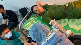 Trung úy Công an hiến máu cứu sản phụ