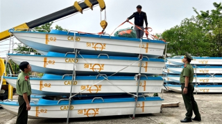 Bộ Công an trang cấp 40 xuồng máy cho Công an Thừa Thiên-Huế