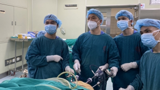 Vòng tránh thai "lạc chỗ" đâm thủng đại tràng