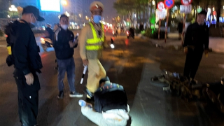 Thông chốt làm ngã thai phụ, quái xế nói không nhớ được gì