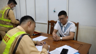 Tài xế dương tính ma túy khai ăn đồ nấu với thuốc phiện
