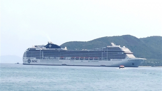 Hơn 1.000 du khách trên tàu biển du lịch quốc tế MSC Poesia tham quan Nha Trang