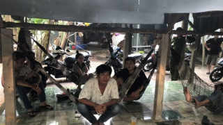 Bắt nhóm nam, nữ “mở tiệc” ma tuý quán cà phê chòi