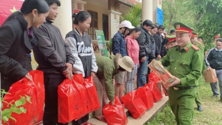 "Việc gì có lợi cho dân phải hết sức làm"