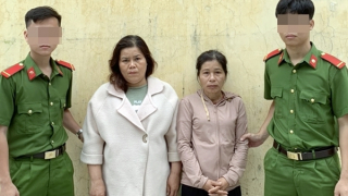 Cặp “dơi cái” chuyên gắp dây chuyền, lắc vàng… sa lưới