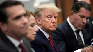 Trình diện tòa, ông Trump khẳng định vô tội