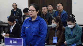 Dùng nhiều giấy tờ giả chiếm đoạt tiền, cựu nhân viên ngân hàng lĩnh 15 năm tù