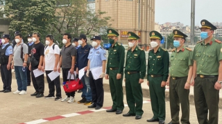 Trục xuất 5 người Trung Quốc nhập cảnh trái phép