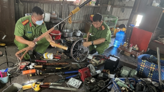 Truy bắt nhóm đối tượng trộm cắp tài sản đường sông