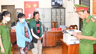 Bắt tạm giam cặp vợ chồng mua bán “cỏ Mỹ”