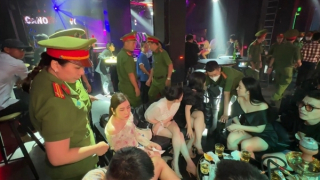 Bất ngờ kiểm tra 2 beer club “phố Tây” Bùi Viện