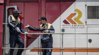 Nấc thang căng thẳng mới