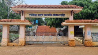 Bắt khẩn cấp một hiệu trưởng trường THPT có dấu hiệu tham ô