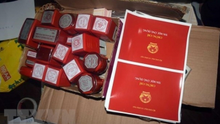 Làm giấy tờ giả, rồi rao bán công khai trên mạng xã hội