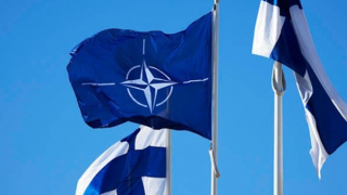 Bước tiến nguy hiểm và sự đáp trả cứng rắn