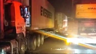 4 xe đầu kéo va chạm liên hoàn trên cao tốc TP Hồ Chí Minh - Trung Lương