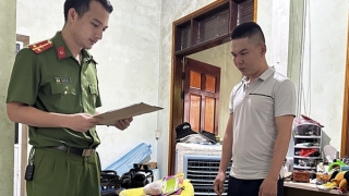 Bắt đối tượng cho vay lãi suất "cắt cổ" lên đến 365%/ năm