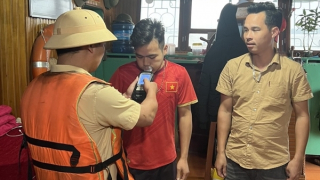Xử lý 13 trường hợp người điều khiển và thuyền viên trên tàu vi phạm nồng độ cồn