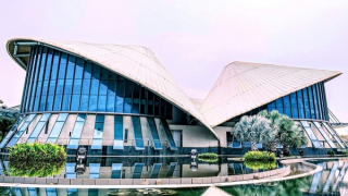 Cách hết chức vụ trong đảng Phó Giám đốc Nhà hát Cao Văn Lầu