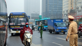 CSGT bắn tốc độ, kiểm tra nồng độ cồn, ma túy với tài xế xe khách