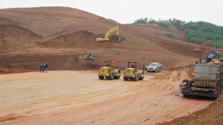 Di dời hơn 3.000 ngôi mộ để thực hiện dự án cao tốc Bắc-Nam