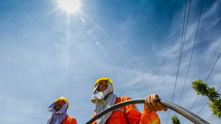 Mưa ẩm kèm sương mù khắp miền Bắc, Trung và Nam Bộ nắng cả ngày