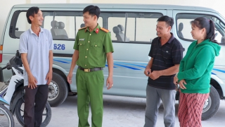 Công an trao trả nhiều xe máy cho người dân bị mất trộm