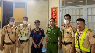 CSGT bắt đối tượng “ăn mồi đêm khuya”