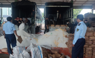 Hơn 65,5 tấn đường cát nhập lậu bị tiêu hủy