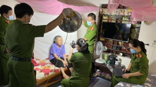 Bộ trưởng Tô Lâm khen thưởng 9 Công an cấp xã