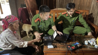 Công an tỉnh Thái Nguyên cấp CCCD cho người già yếu, khuyết tật