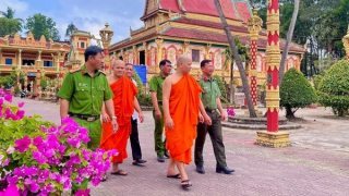Phát huy vai trò chức sắc tôn giáo trong bảo đảm an ninh trật tự