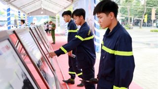 Trưng bày ảnh: Luật gia Việt Nam với biển đảo quê hương