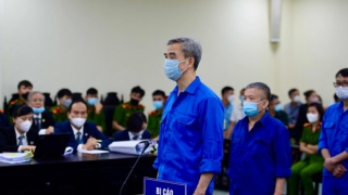 Cựu Giám đốc Bệnh viện Tim Hà Nội hầu toà: Tiếc cho "đôi tay vàng"!