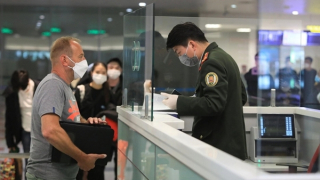 Tạo điều kiện thuận lợi cho người nước ngoài, nâng cao hiệu quả quản lý cư trú