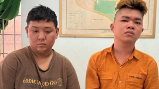 Mang 2 khẩu súng đi bán thì bị tổ công tác 161 bắt giữ