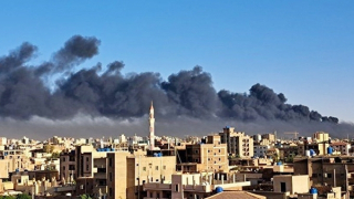 Người dân Sudan mắc kẹt giữa vòng vây lửa đạn