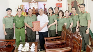 Cục Tổ chức cán bộ về nguồn sinh hoạt chính trị tại Cà Mau