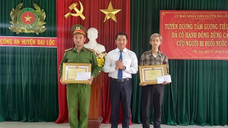 Khen thưởng tấm gương dũng cảm cứu người đuối nước trên sông Vu Gia