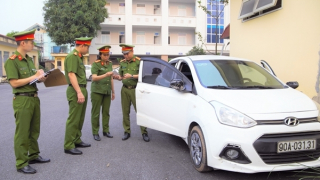 Kịp thời bắt giữ tên cướp siết cổ tài xế, cướp taxi ở Phủ Lý