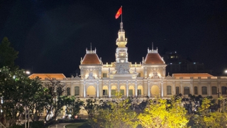 Lần đầu tiên du khách được tham quan trụ sở UBND TP Hồ Chí Minh dịp lễ 30/4