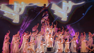 Tưng bừng khai trương du lịch biển Hà Tĩnh